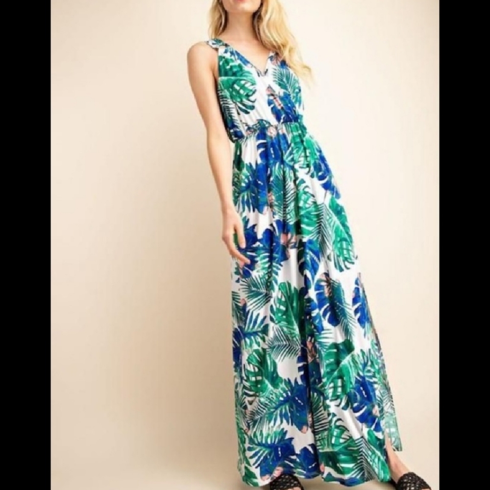 NWT Floral Print Maxi Dress